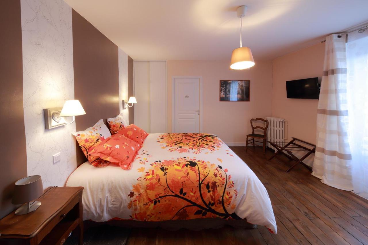 La Loge Des Fees Bed and Breakfast Latillé Eksteriør billede