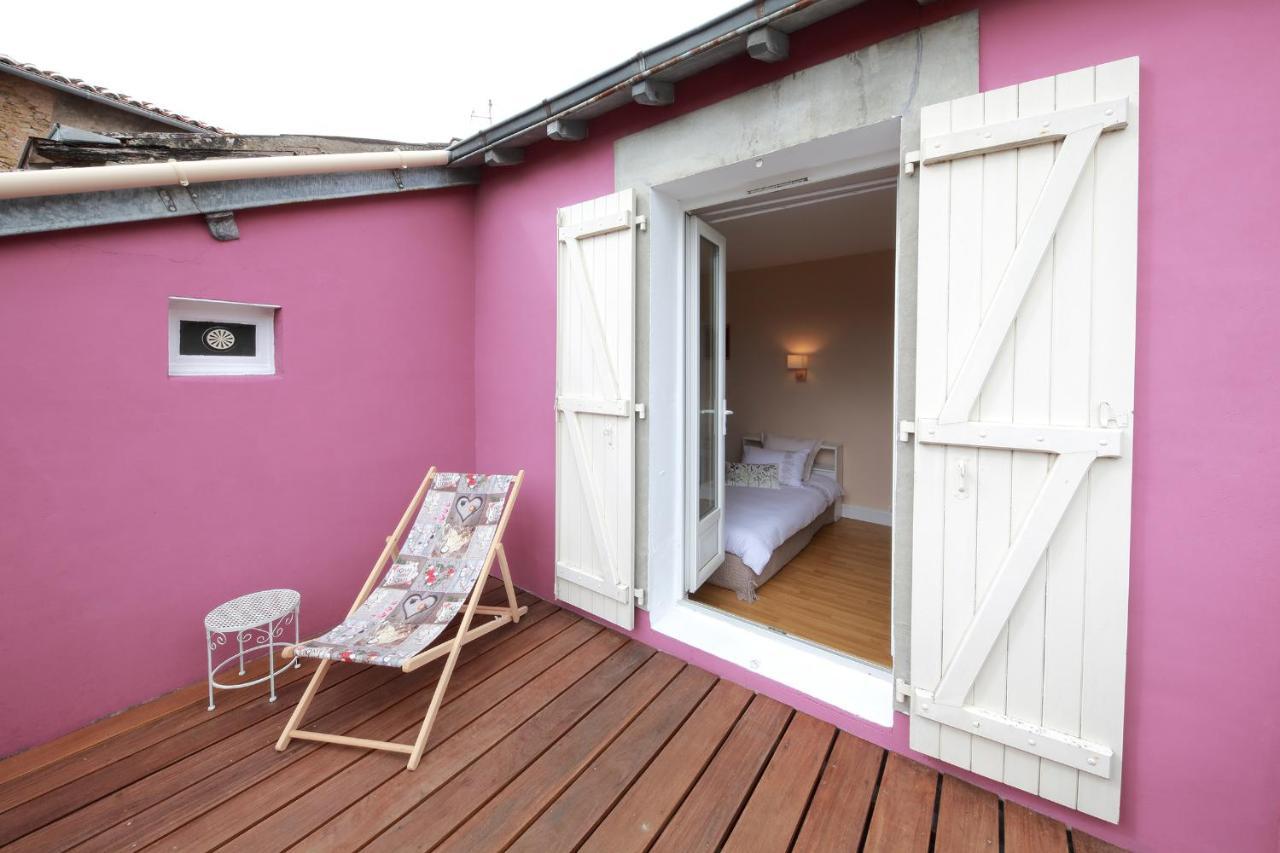 La Loge Des Fees Bed and Breakfast Latillé Eksteriør billede